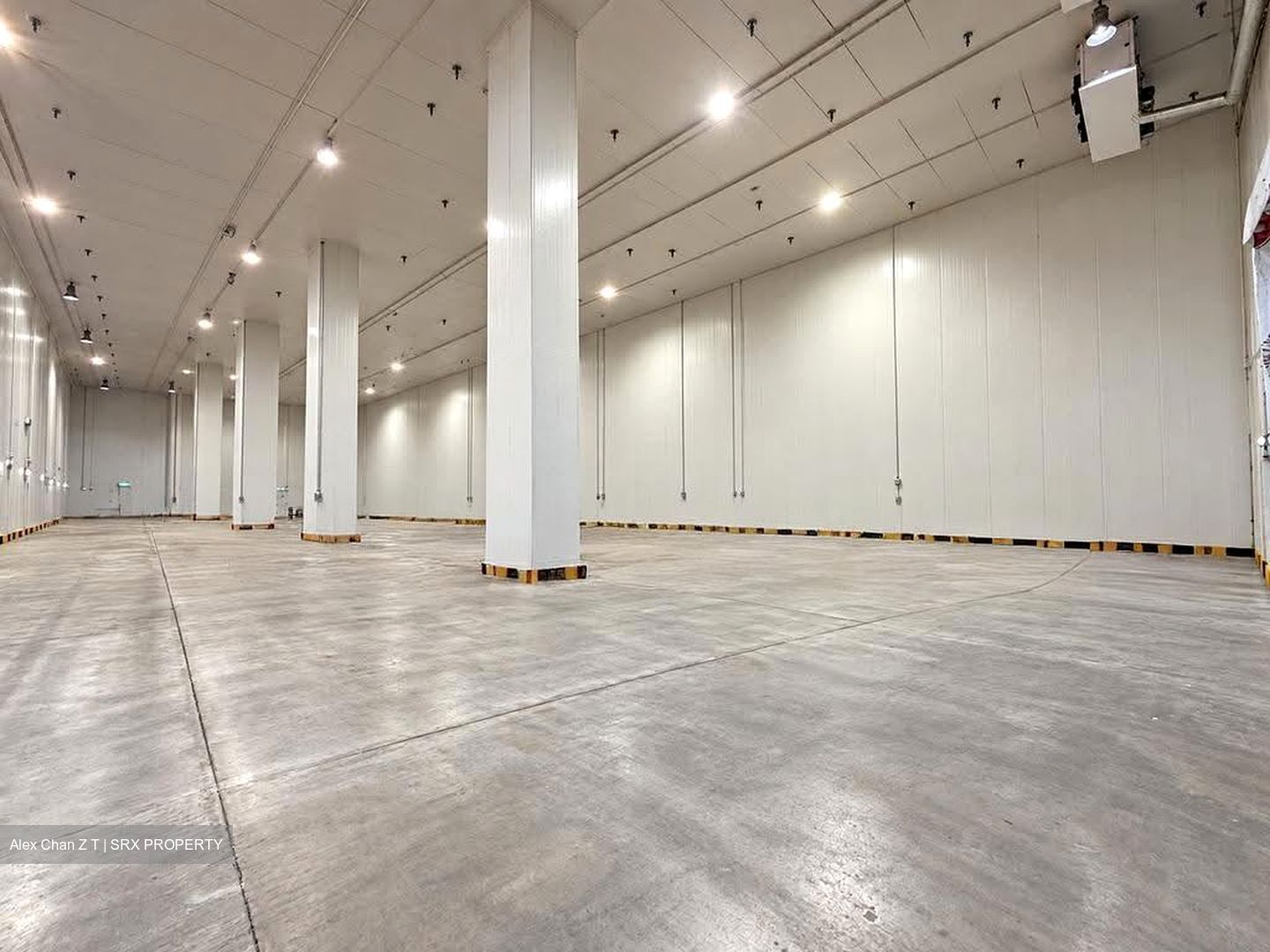 Lakeside MRT (D22), Warehouse #627482271